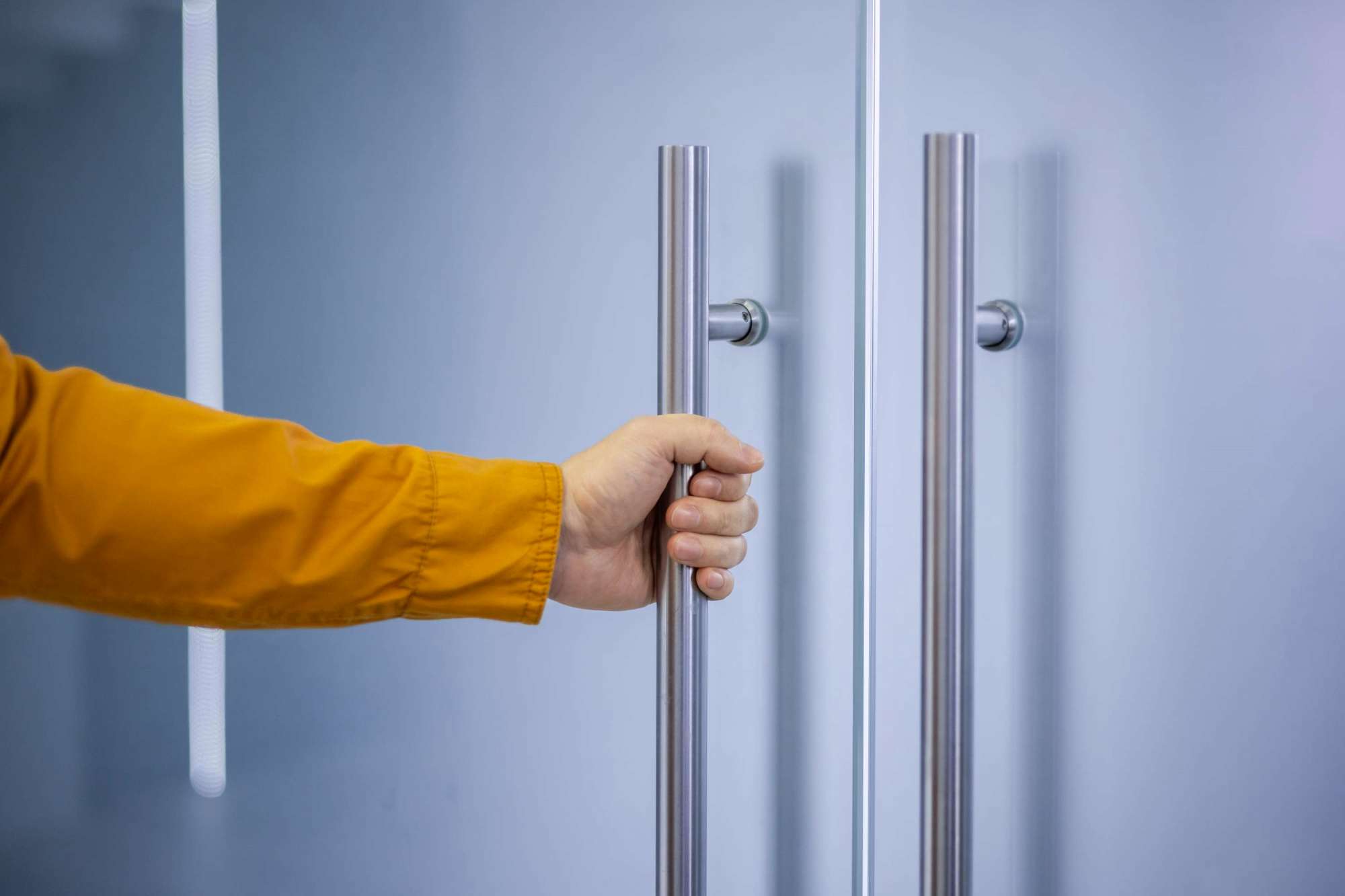 Tay nắm cửa kính