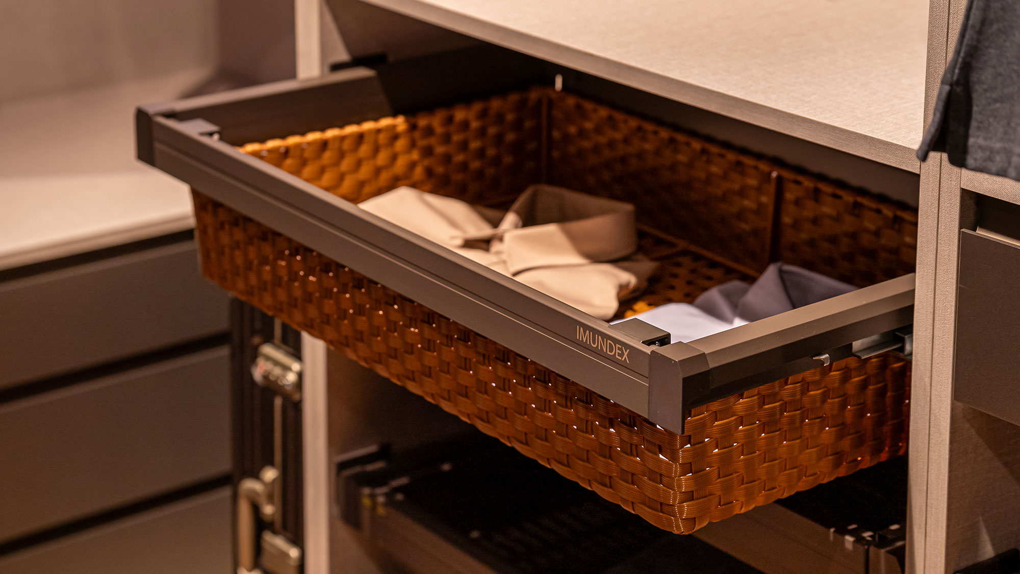 Phụ Kiện Tủ Áo