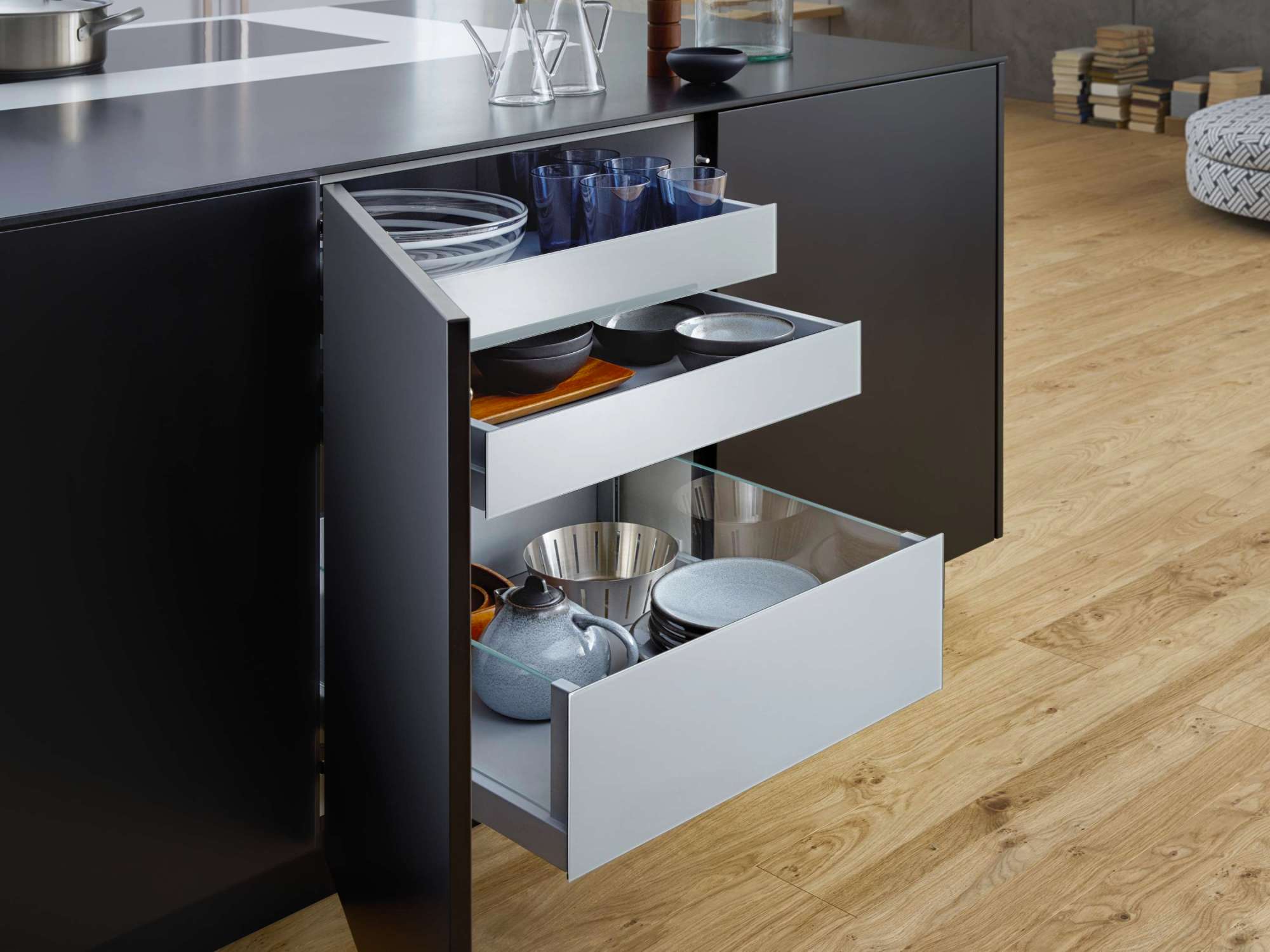 Undermounted slide with soft close function