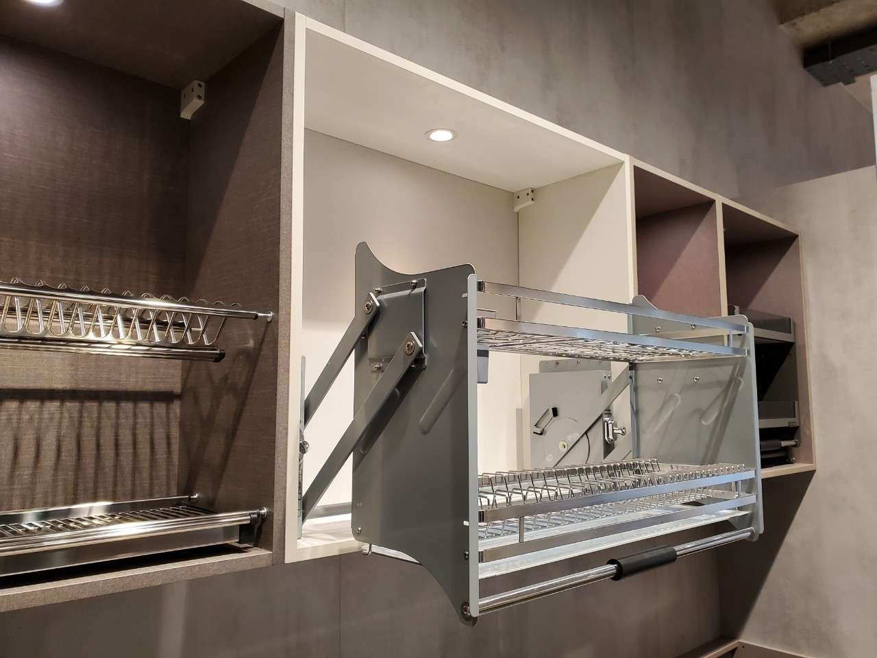 Kệ nâng hạ úp chén dĩa